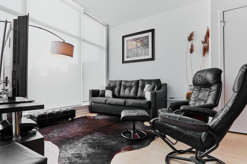 Gorgeous 2 Storey Townhouse Toronto Exterior photo