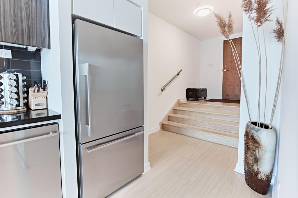 Gorgeous 2 Storey Townhouse Toronto Exterior photo